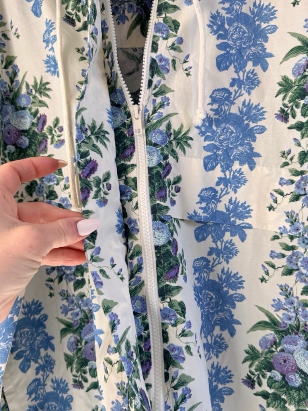 Clare V Theo Anorak - Blue Floral Stripe / M/L
Originally $325 - Picture 4 of 5